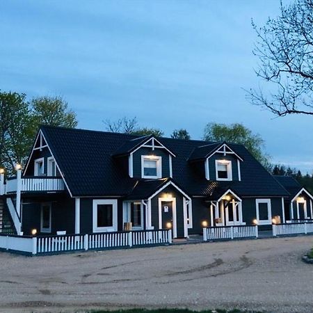 Nova Kuelalistemaja Hotel Luaran gambar